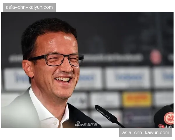 赛前发布会：法兰克福主帅托普穆勒确认核心球员穆阿尼伤愈归队